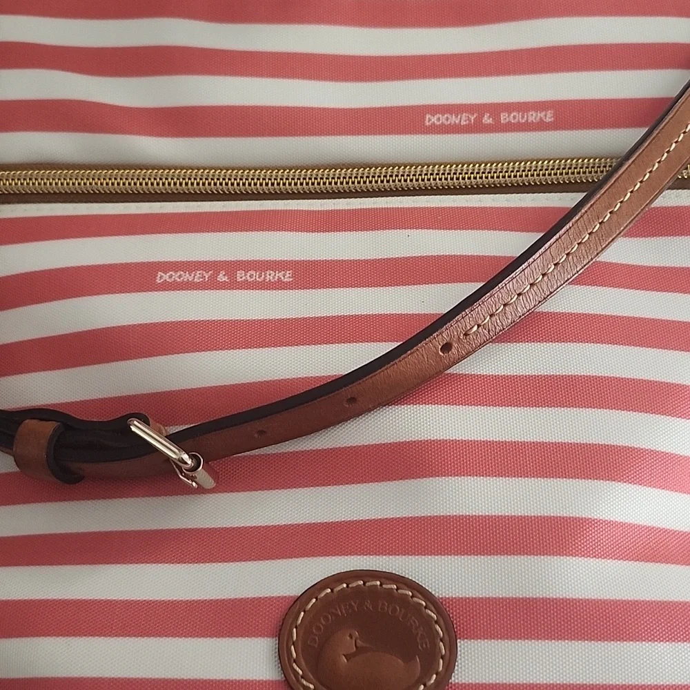 ☆SALE ☆ Dooney & Bourke Sullivan Crossbody Pouchette Adj Crossbody Bag - Picture 16 of 16